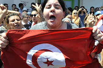 Tunisian opposition leader shot dead outside his home