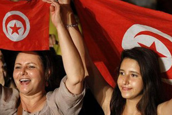 Tens of thousands rally to oust Tunisian government