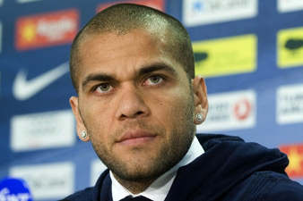 Dani Alves angered by Barcelona's treatment of Abidal