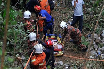 Malaysia crash: Toll rises to 37 after bus plunges into ravine