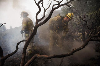 Yosemite wildfire burns area the size of Chicago, threatens homes