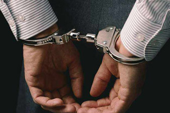 Defense Ministry official detained for accepting bribe 