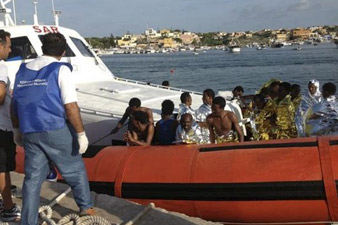 Dozens die in Italy boat sinking