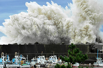 Japan Typhoon Wipha kills 13 people