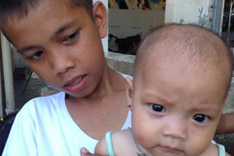 Immunisation begins in the Philippines