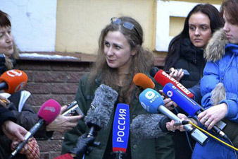 Russia frees jailed Pussy Riot members