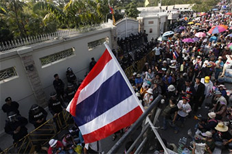 Two killed and 143 injured in Bangkok street clashes