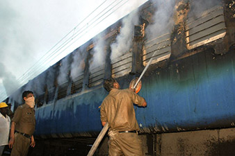 9 killed in train fire in western India