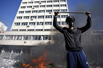 Bosnia-Hercegovina protests break out in violence    