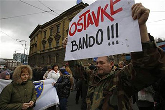 Bosnia: Angry protesters want new govt of experts