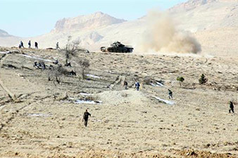 Syrian planes pound rebel town near Lebanon border