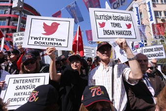 Court in Turkey suspends ban on Twitter