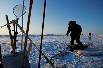 Russia’s drifting arctic base gets ready to accept planes