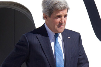 John Kerry returns to Middle East at critical point in peace talks