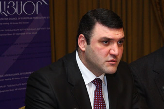 Prosecutor general meets with Hrach Muradian’s family 