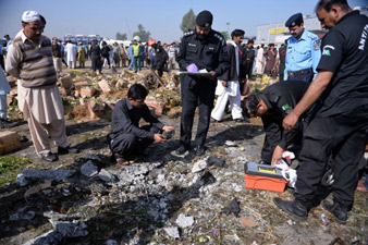 Pakistan market bomb 'kills at least 20' in Islamabad