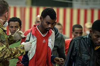 Italy rescues 1,000 migrants in a day