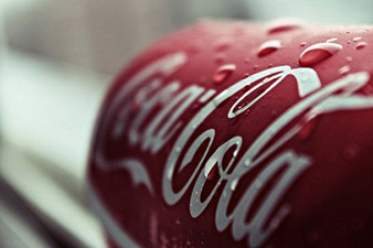 Coca-Cola уберет из состава напитков спорный ингредиент