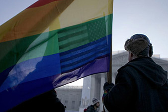 Judge opens door to gay weddings in Arkansas