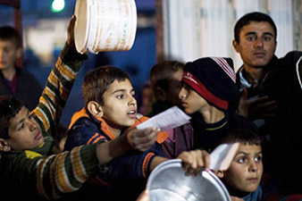 Red Cross delivers food aid to Aleppo