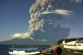 Volcanic eruption grounds flights in Asia-Pacific