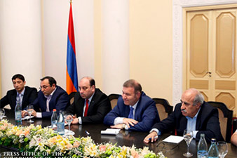 Վարչապետը ԱԺ 4 խմբակցությունների հետ քննարկել է կենսաթոշակային օրենքը