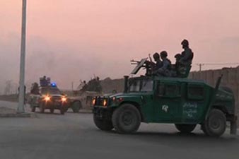 Afghanistan unrest: Taliban attack Kabul airport