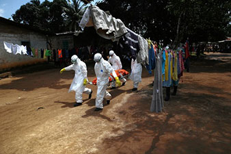 Ebola: Liberian health workers plan strike