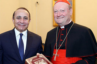 Armenian prime minister receives Cardinal Ravasi 