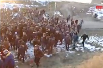 Gyumri protesters approach Russian 102nd military base