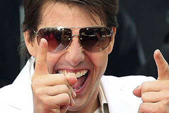 Tom Cruise tips the hotel worker 5 000 dollars