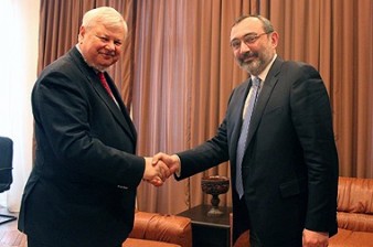 NKR Foreign Minister receives Andrzej Kasprzyk