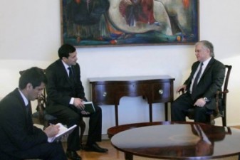 Turkmenistan’s Ambassador presents copy of credentials to Armenian FM