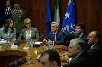 President Serzh Sargsyan meets with Italy’s Defense Minister Roberta Pinotti