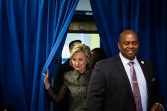 Hillary Clinton sets off for tour of key states