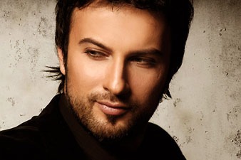 Tarkan arrested by the Turkish policemen