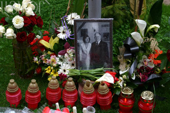 Poland bids farewell to Lech Kaczynski and his wife 