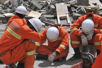 Hu Jintao and Jackie Chan visited the quake zone