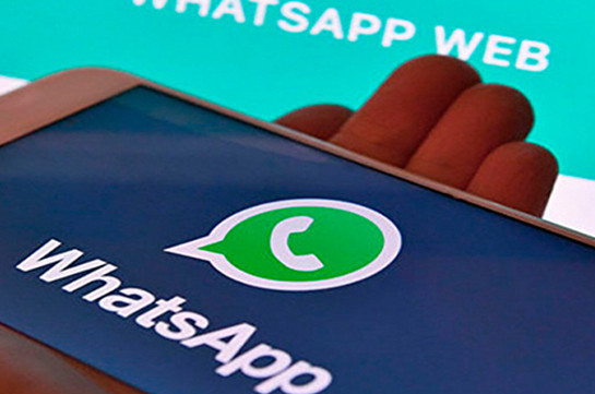 Глава WhatsApp покинул свой пост