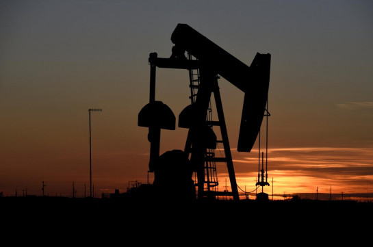 Oil prices fall as economic concerns counter tightening supplies