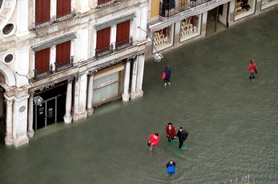 Death toll rises to nine as storms hammer Italy