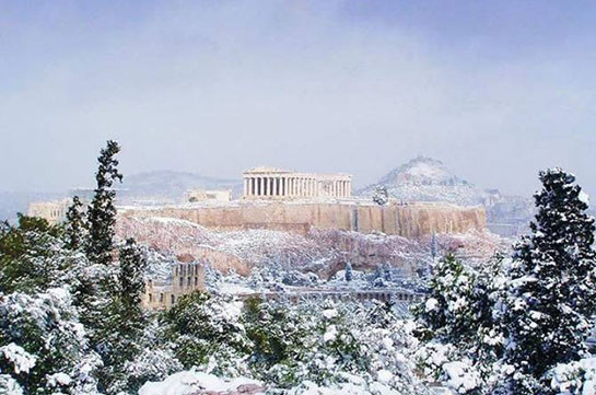 Athens gets snow as Greece shivers in cold spell