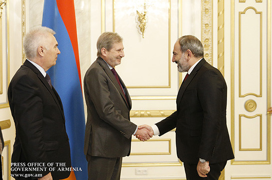 PM receives European Commissioner for Neighborhood Policy and Enlargement