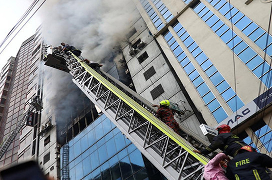 Fire breaks out at high-rise in Bangladesh, many trapped