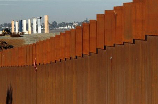 US Supreme Court gives go-ahead for Trump wall funding