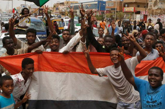 Sudan crisis: Military and opposition agree constitutional declaration