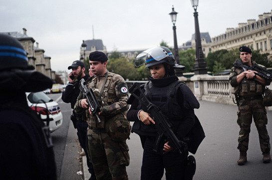 Paris police attack: Four killed by knife-wielding employee