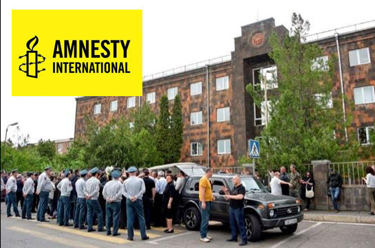 Amnesty International. Փաշինյանը պահանջել է արգելափակել դատարանները, երբ 2019թ.-ի մայիսին դատարանը Ռոբերտ Քոչարյանին գրավի դիմաց ազատ արձակեց