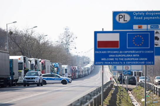 Польша продлила закрытие границ из-за коронавируса