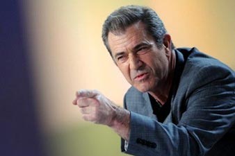 Schwarzenegger compares Mel Gibson to BP